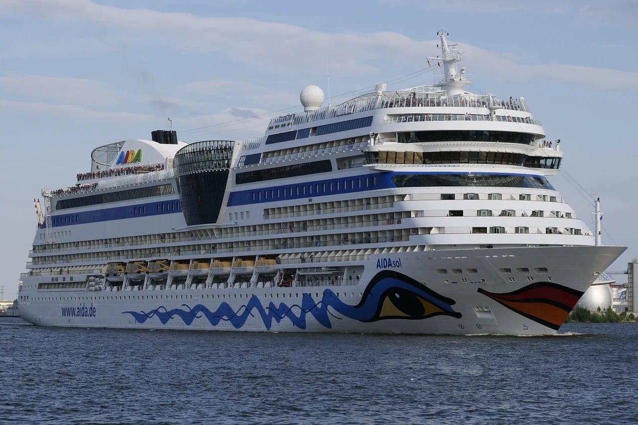 Advantages and Disadvantages of All-Inclusive Cruise Ships